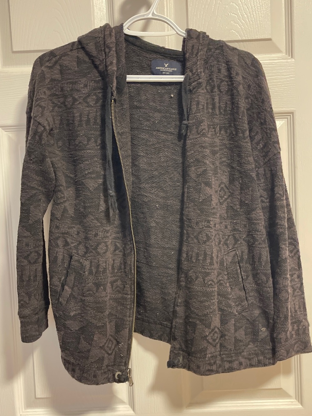 American Eagle Outfitters women’s Dark Charcoal Patterned Zip Hoodie Sweater